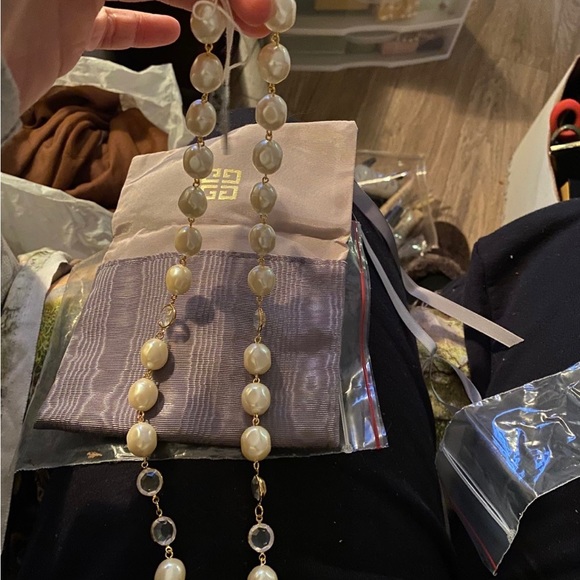 Givenchy - Picture 2 of 5